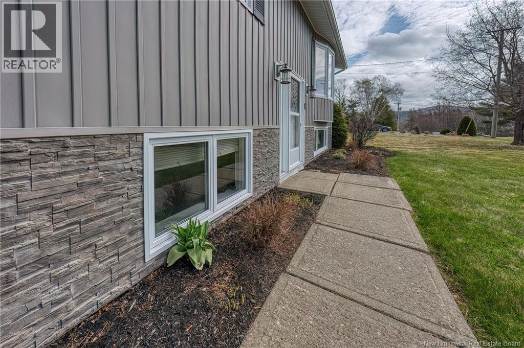 92 Hillcrest Drive - 49