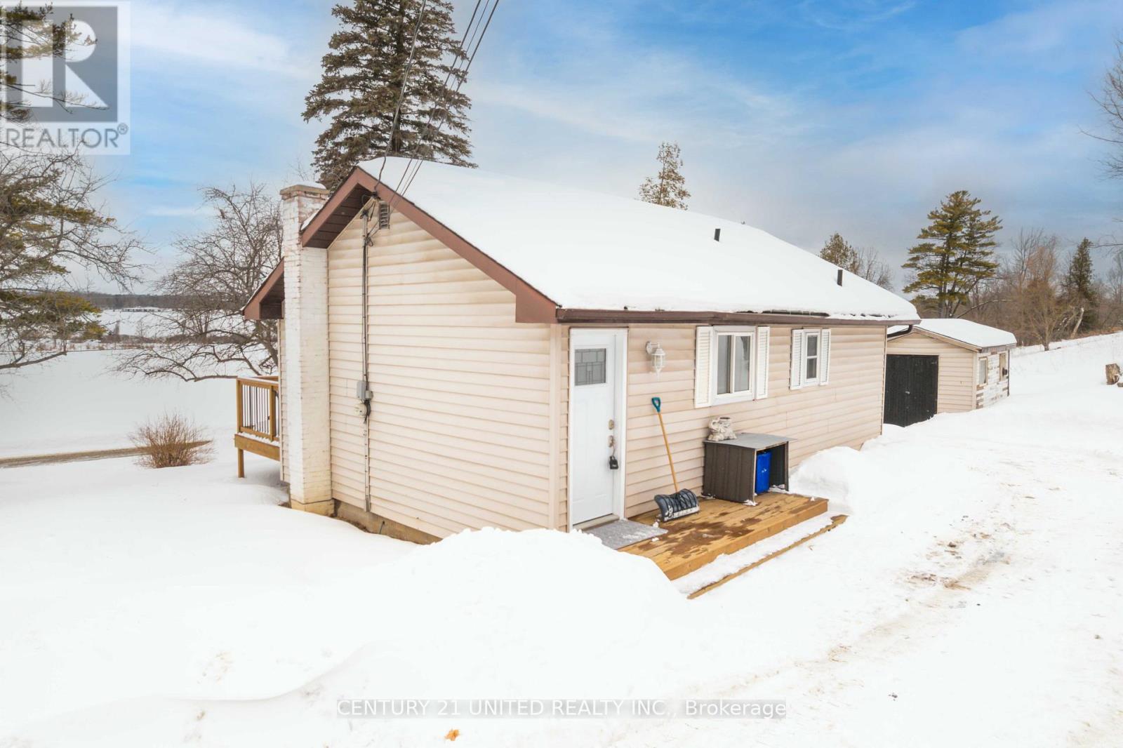 345 VICTORIA STREET - 22