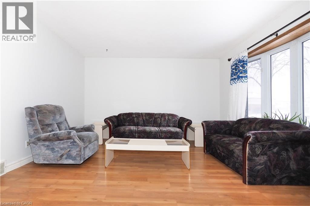 10 BALFOUR Crescent, Kitchener, Ontario, N2C1Z5 — Photo 6