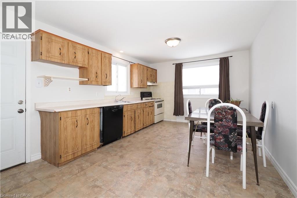 10 BALFOUR Crescent, Kitchener, Ontario, N2C1Z5 — Photo 10