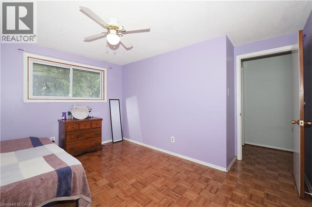 10 BALFOUR Crescent - 20