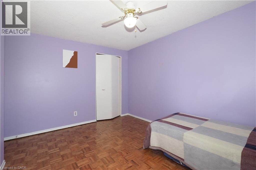 10 BALFOUR Crescent - 21