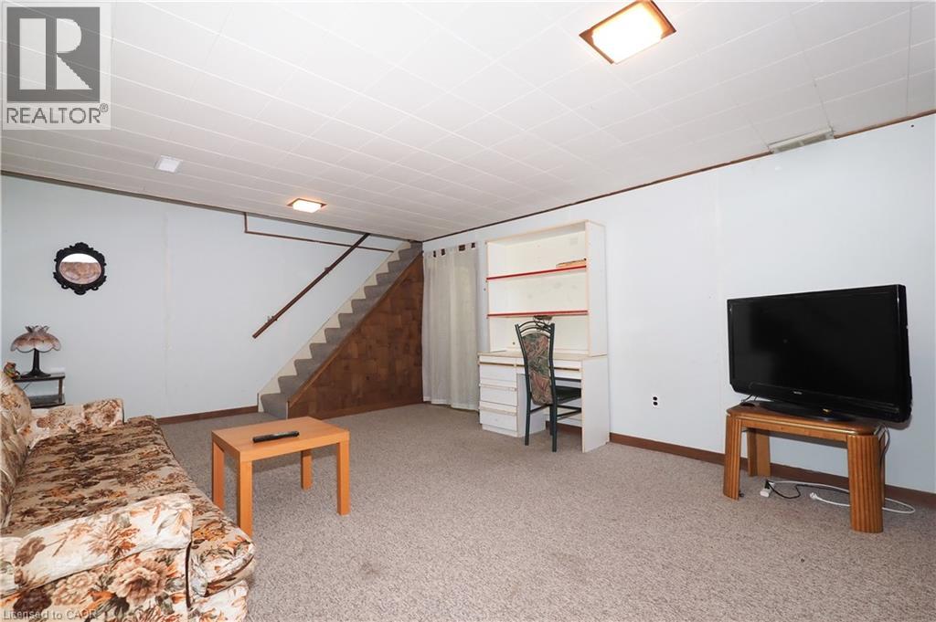 10 BALFOUR Crescent - 30
