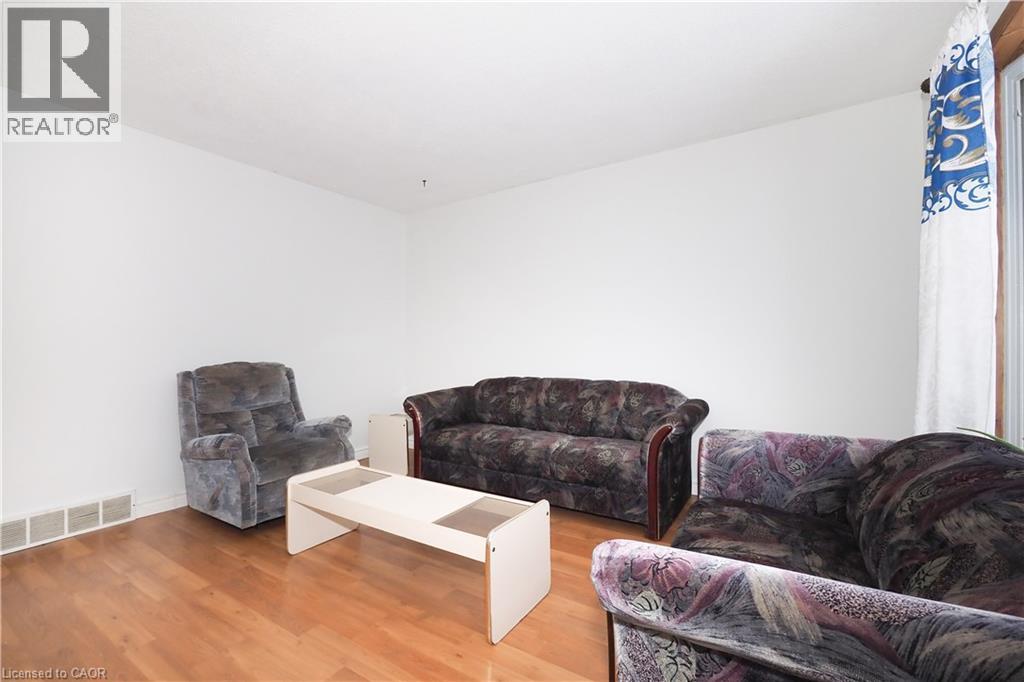 10 BALFOUR Crescent, Kitchener, Ontario, N2C1Z5 — Photo 7