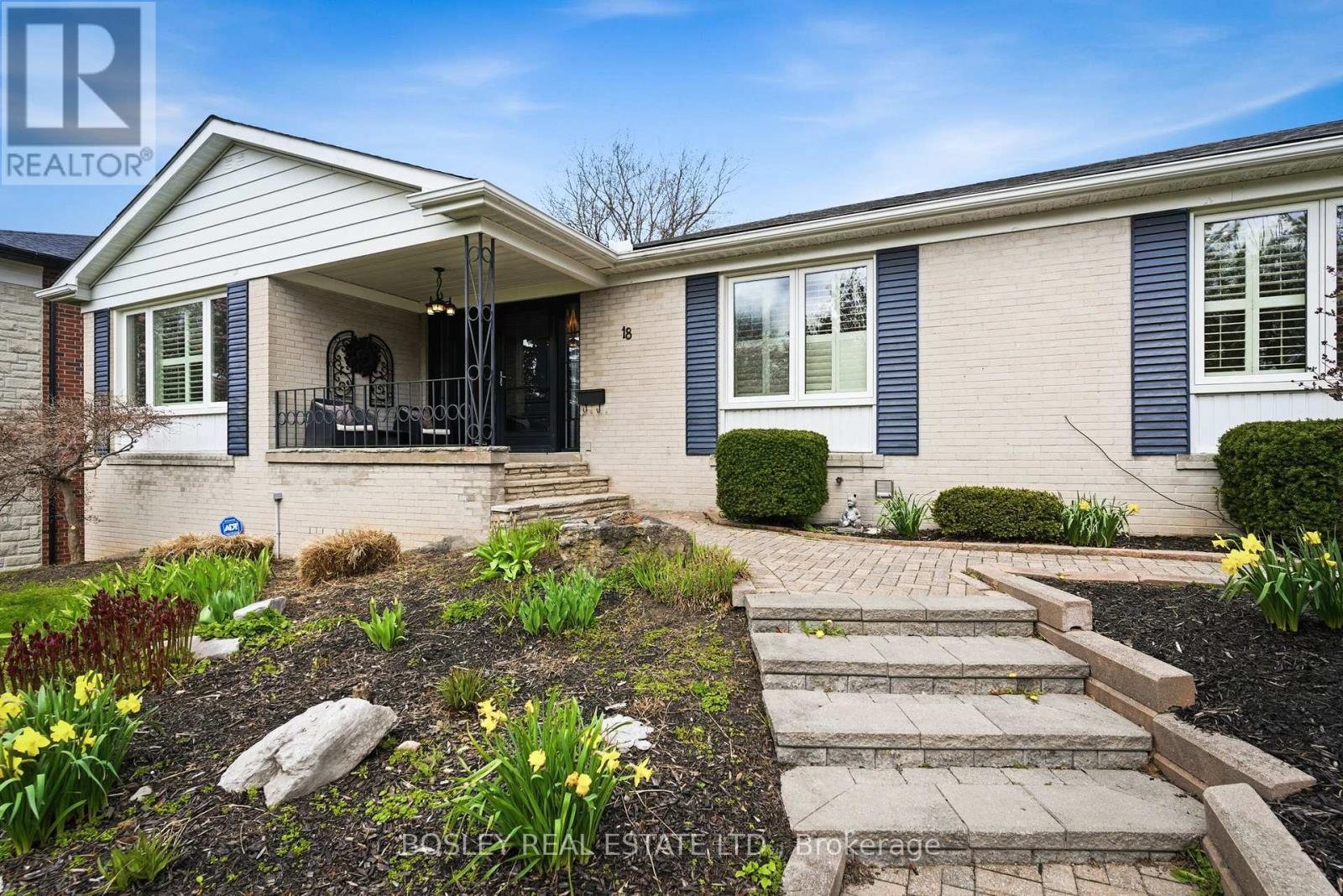 18 TETBURY CRESCENT - 2
