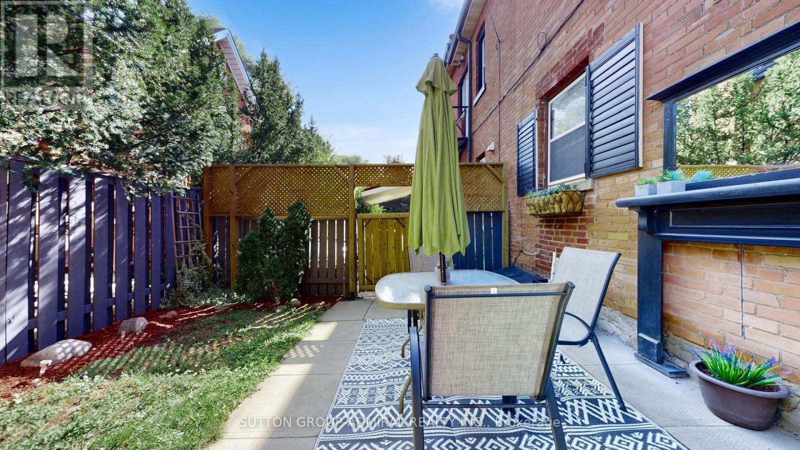 164 WENTWORTH STREET S - 40