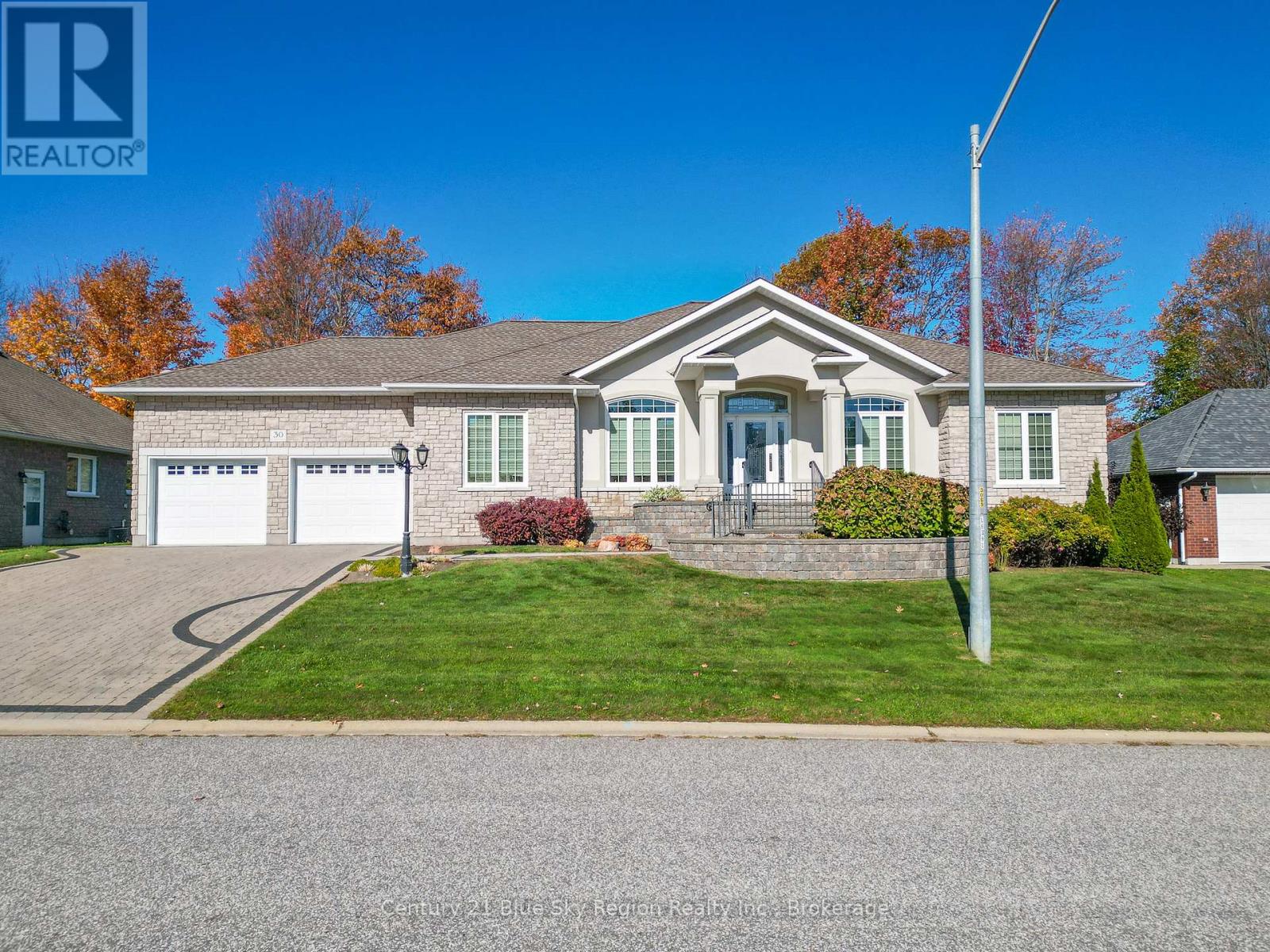 30 VERMONT CRESCENT - 1