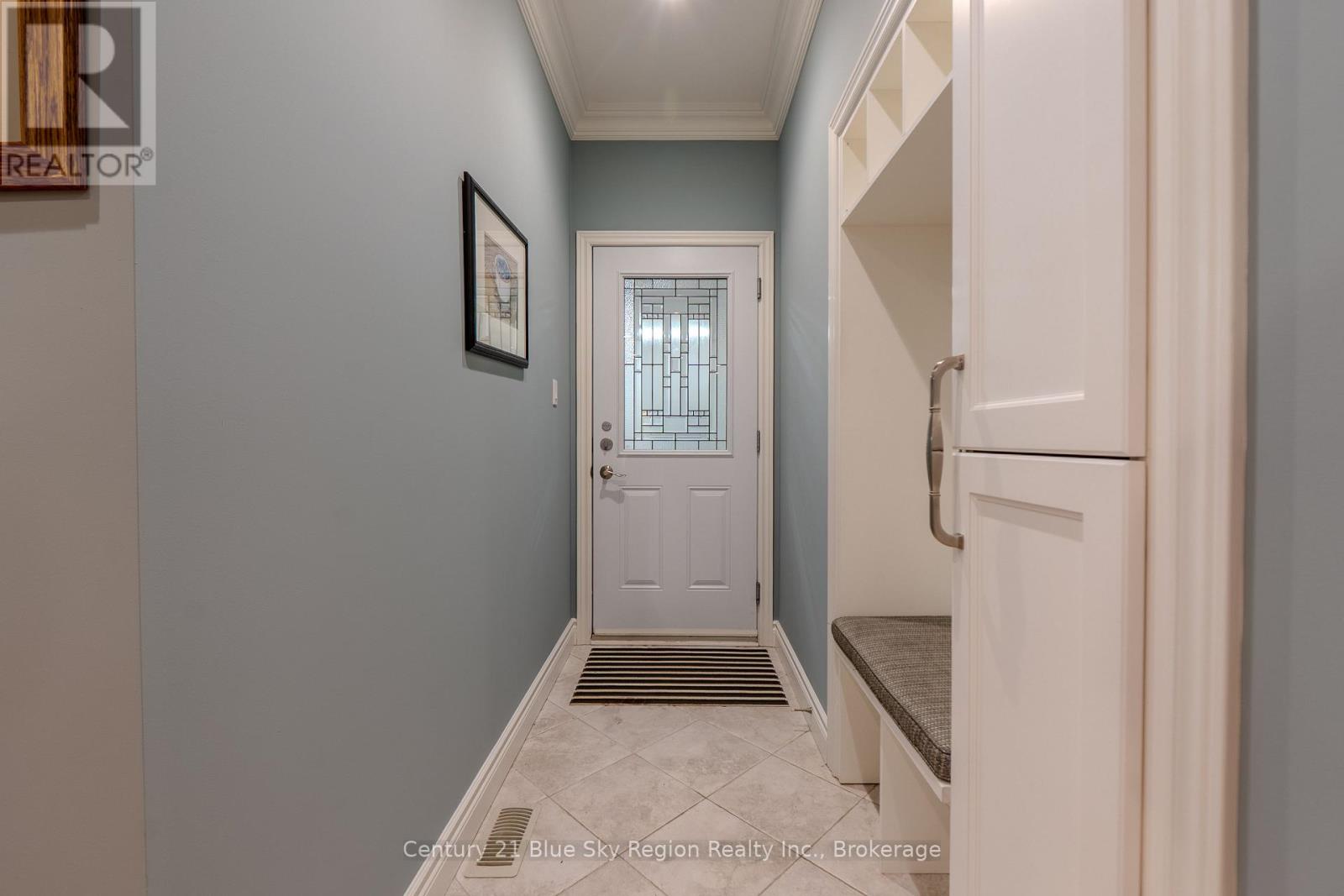 30 VERMONT CRESCENT - 28