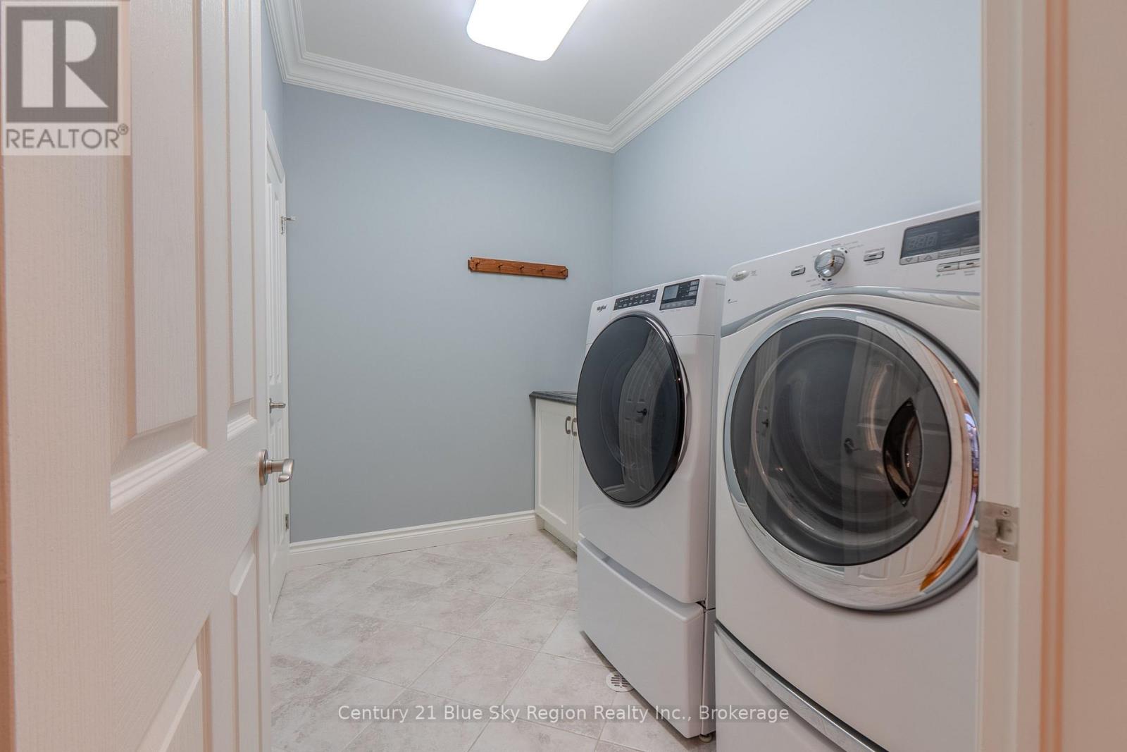 30 VERMONT CRESCENT - 29