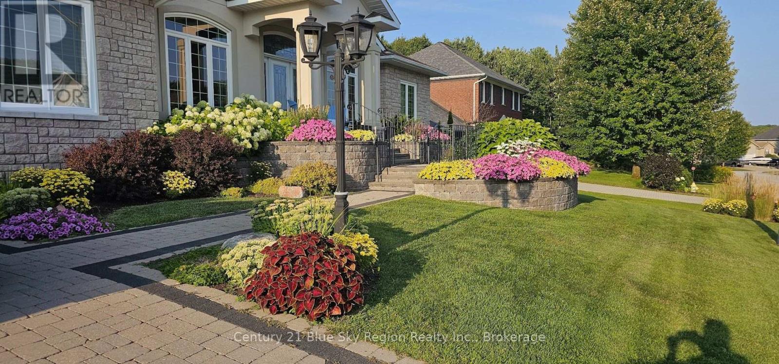 30 VERMONT CRESCENT - 3