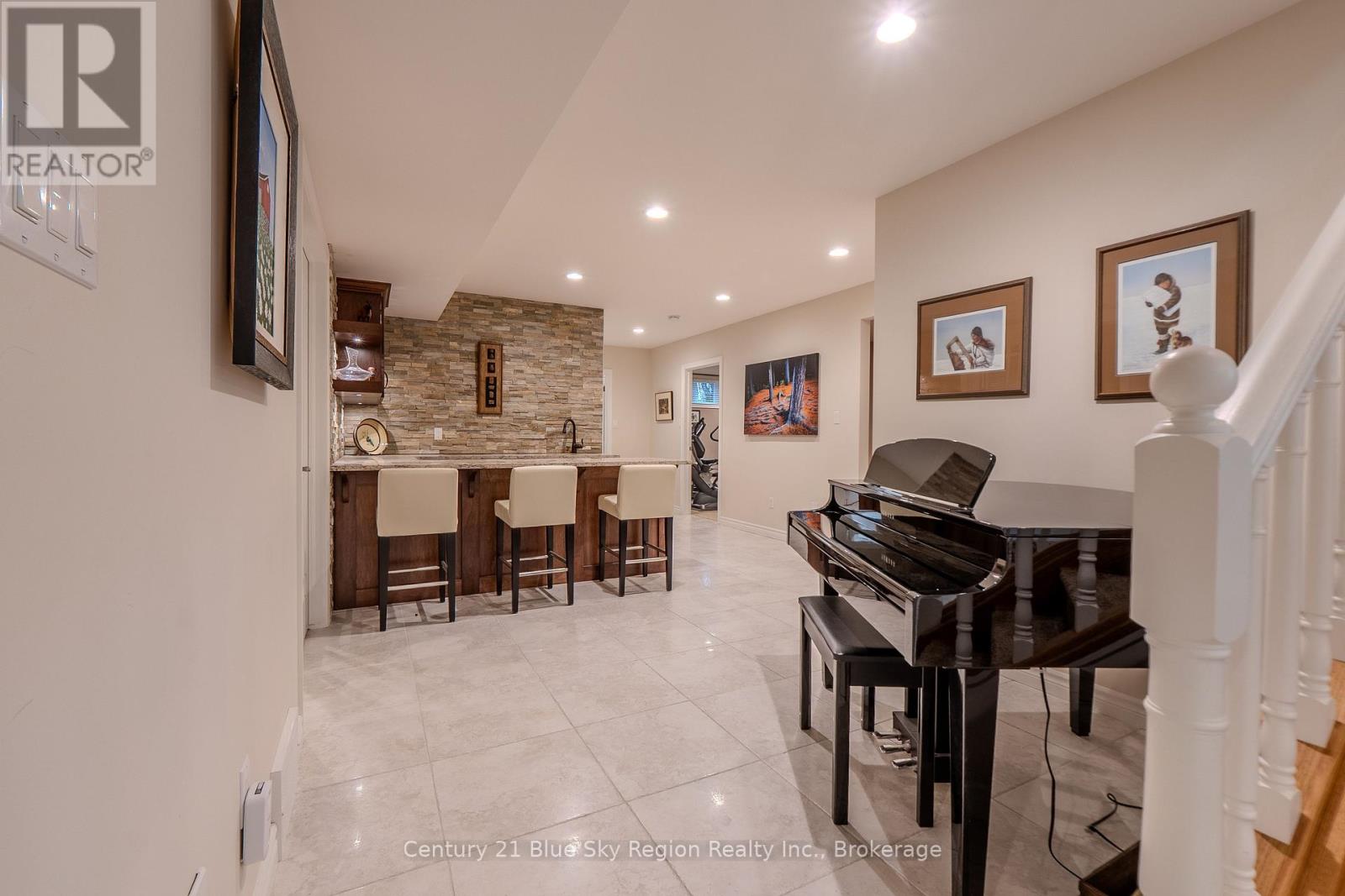 30 VERMONT CRESCENT - 31