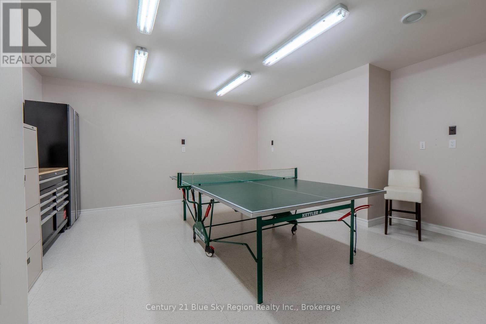 30 VERMONT CRESCENT - 39