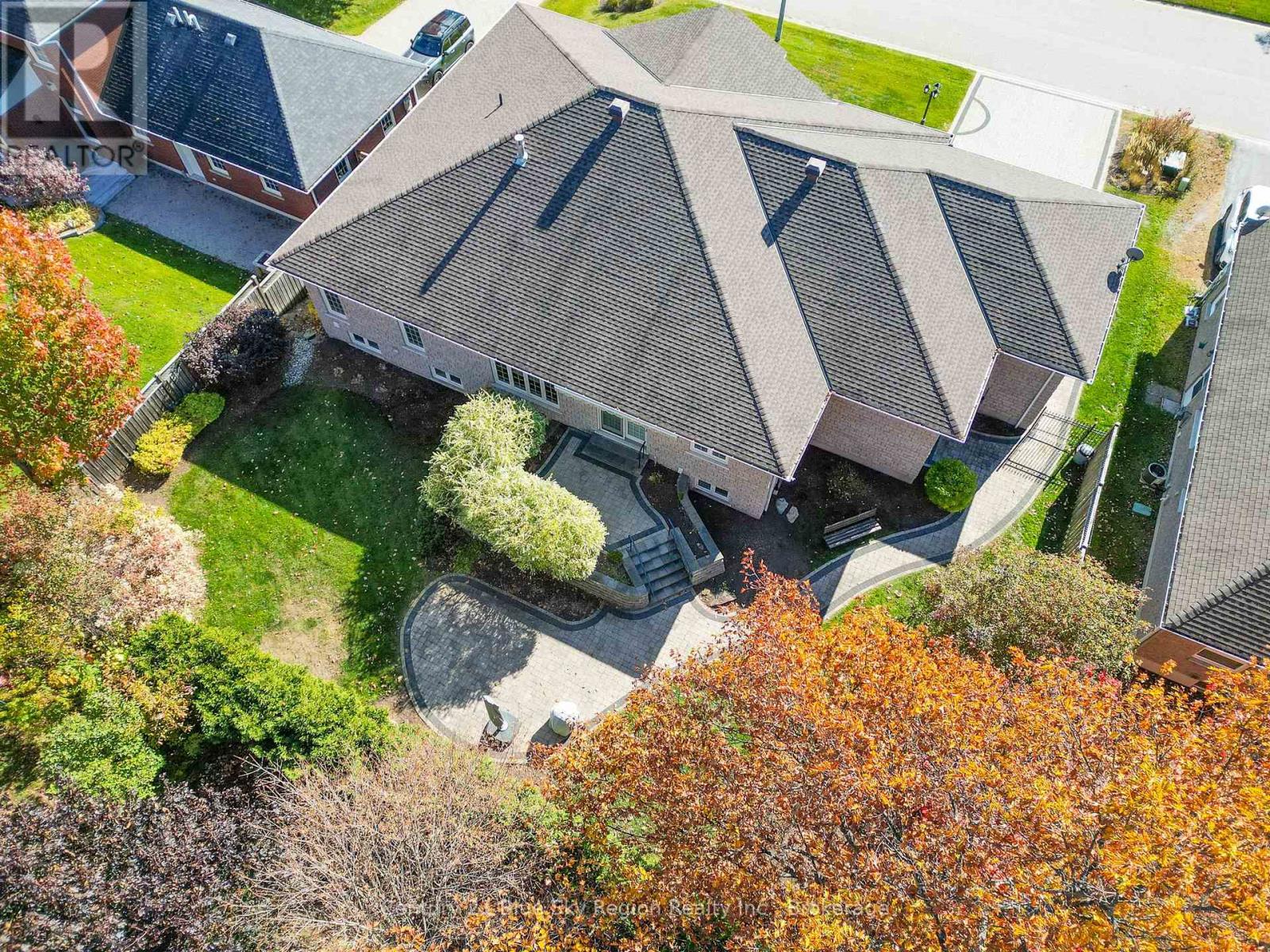 30 VERMONT CRESCENT - 46