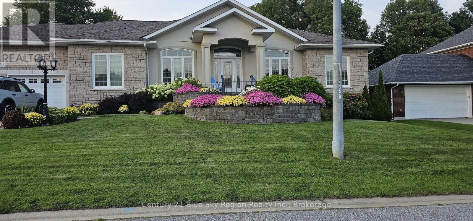 30 VERMONT CRESCENT - 47