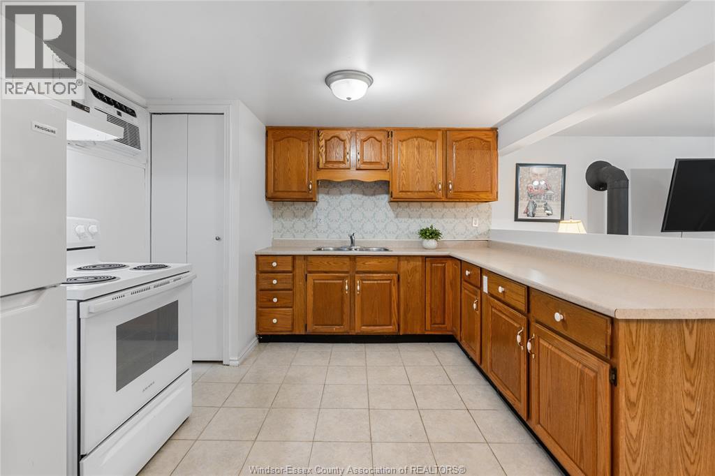 145 LANGTRY, Essex, Ontario, N8M1H1 — Photo 28