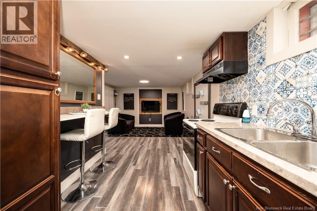 89 Mount Royal Boulevard - 29