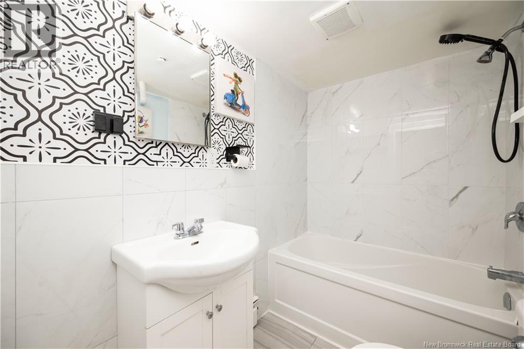 89 Mount Royal Boulevard - 35