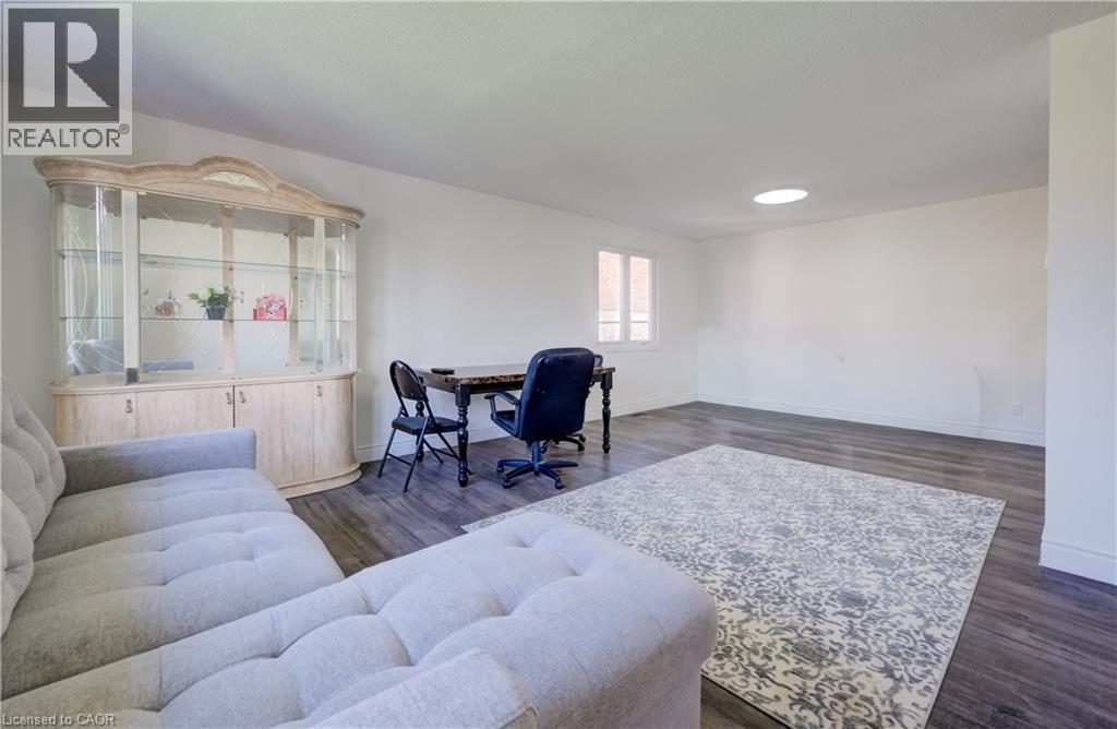 115 WESTVALE Drive - 6