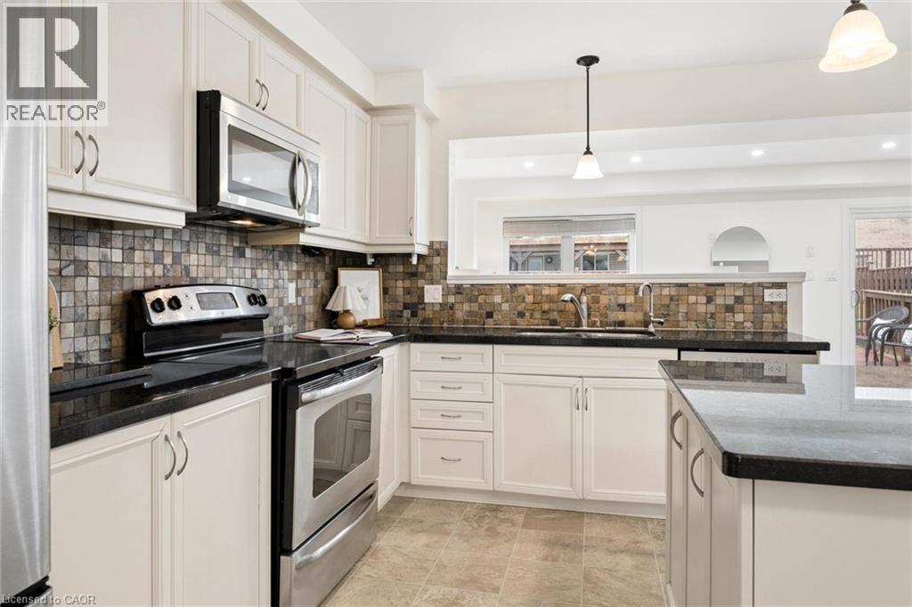 6 SASSAFRAS Street, Kitchener, Ontario, N2N3S4 — Photo 10