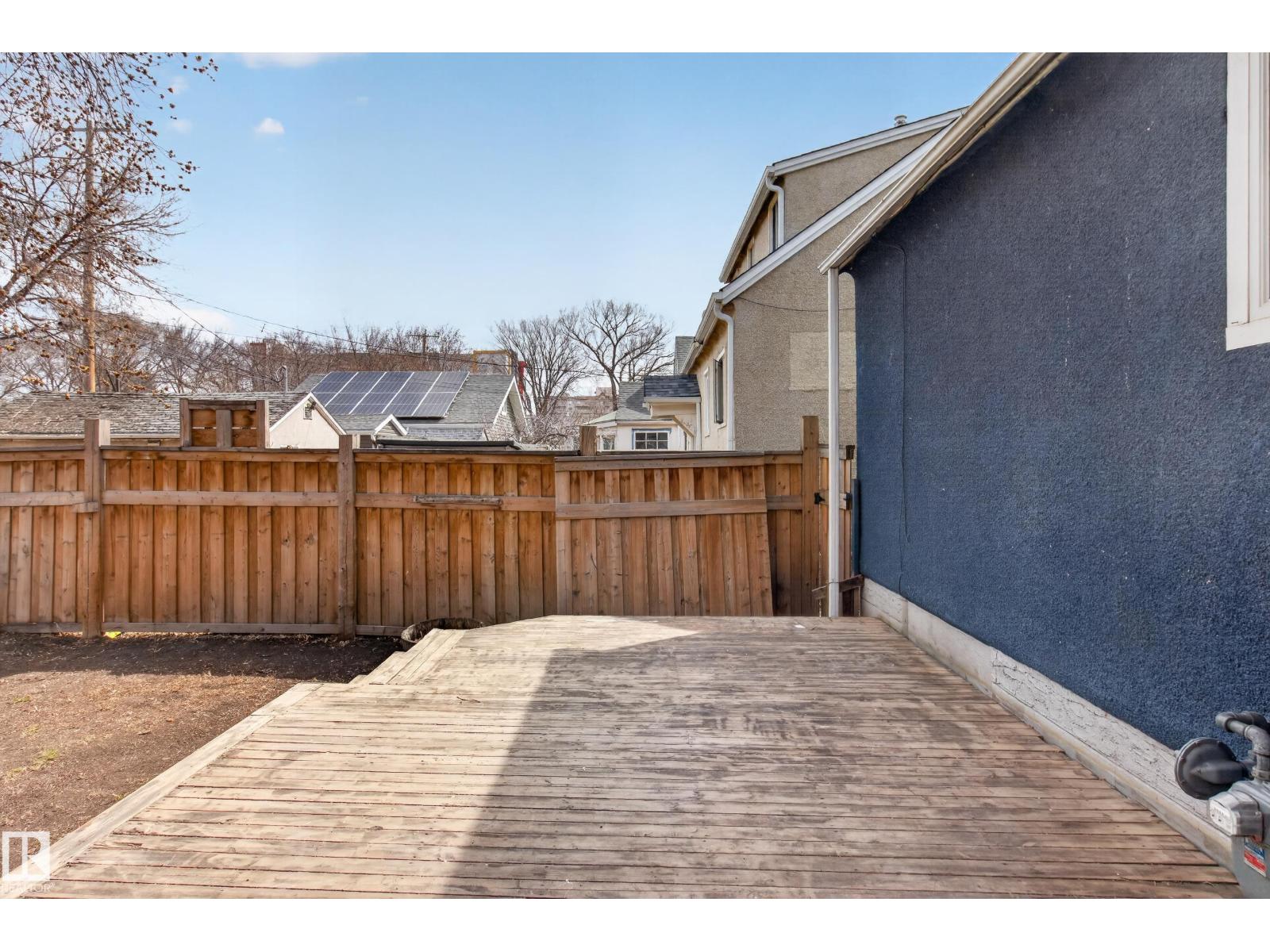 8722 112 AV NW, Edmonton