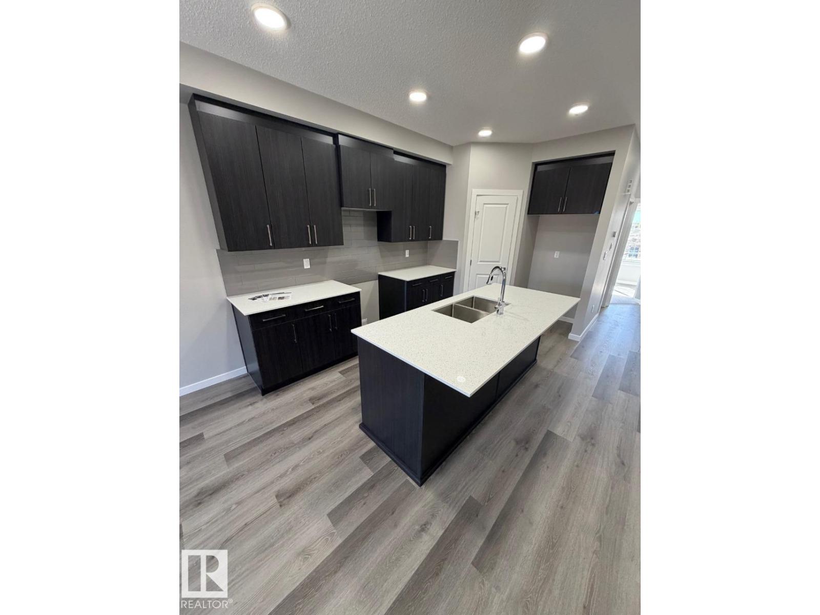 309 EDGEMONT DR NW, Edmonton