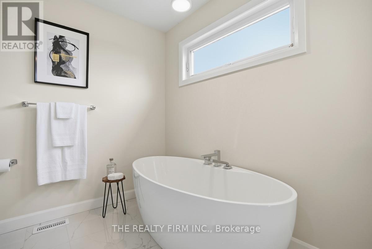 819 GATESTONE ROAD - 27