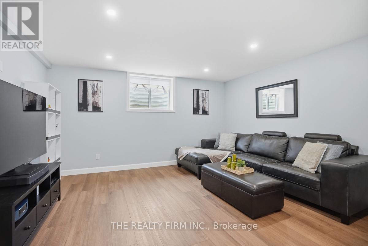 819 GATESTONE ROAD - 38