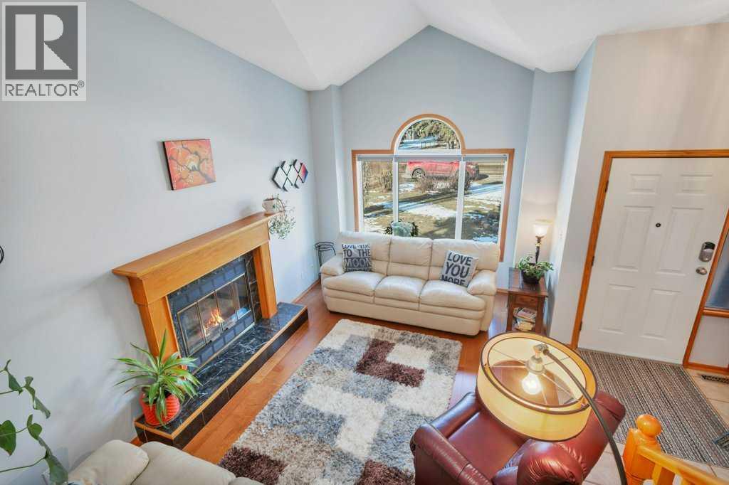 8 Petticoat Lane, Lacombe