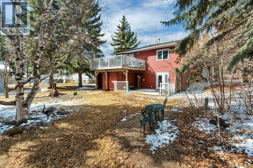 8 Petticoat Lane, Lacombe
