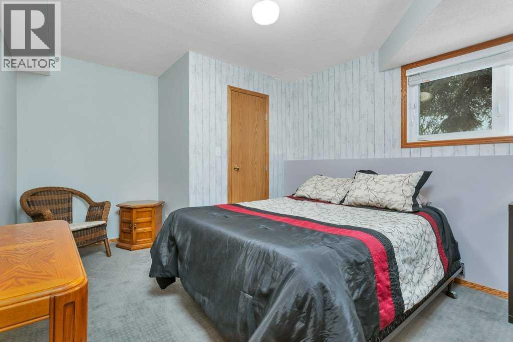 8 Petticoat Lane, Lacombe