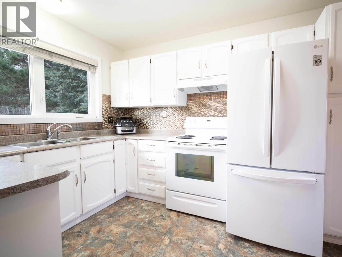 Dining room of 8129 ST LAWRENCE AVENUE · Prince George, BC