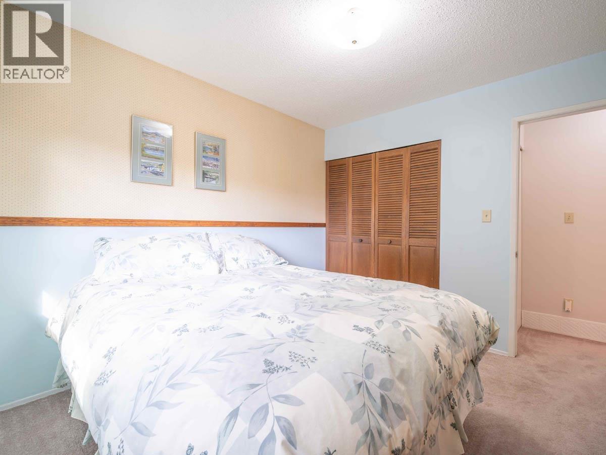 Photo 12 of 33 — 8129 ST LAWRENCE AVENUE · Prince George, BC
