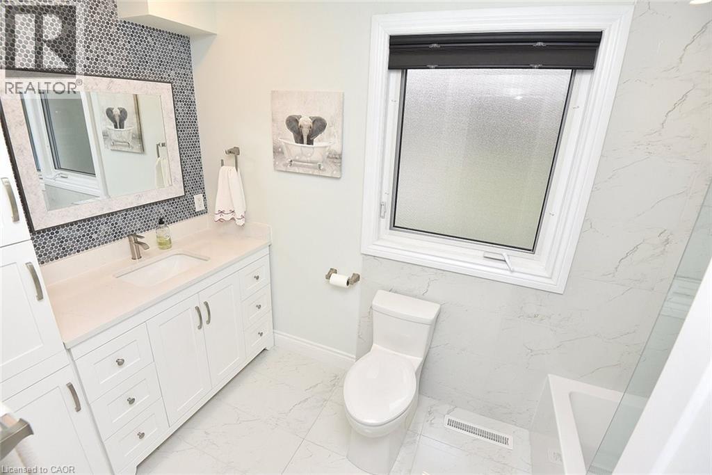 12 DESJARDINS Avenue, Dundas, Ontario, L9H4P9 — Photo 13