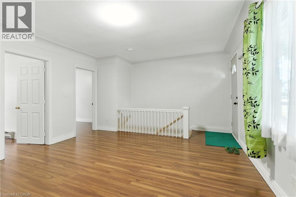 24 MACKLIN Street N, Hamilton, Ontario, L8S3S1 — Photo 4