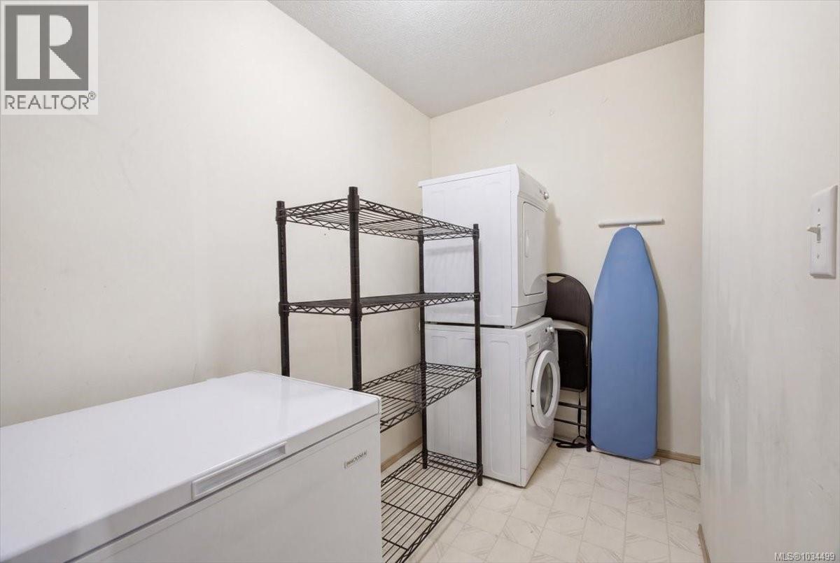 #208 1912 Bowen Rd - 32