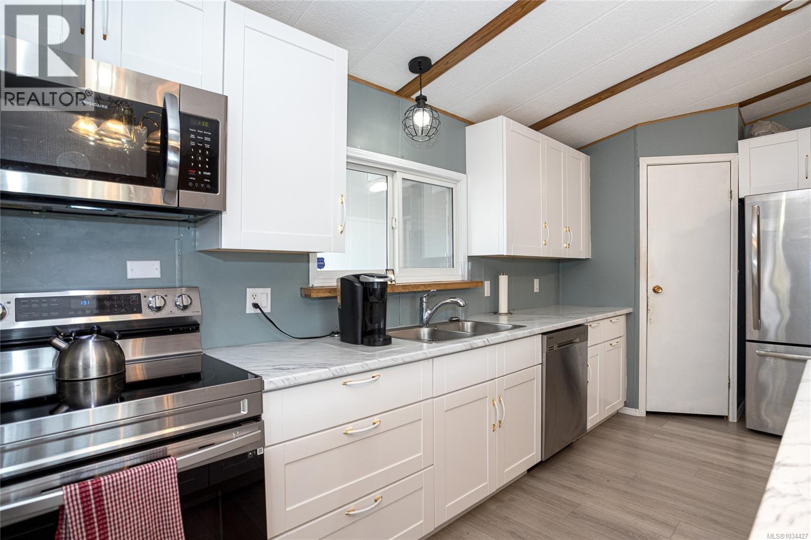 #17 129 Meridian Way - 13