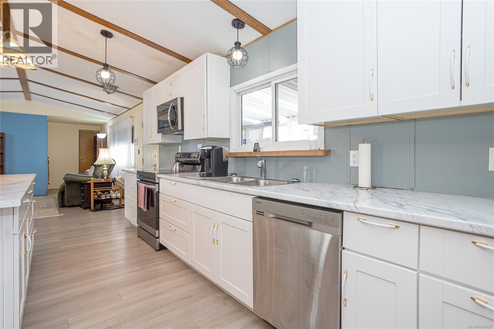#17 129 Meridian Way - 14