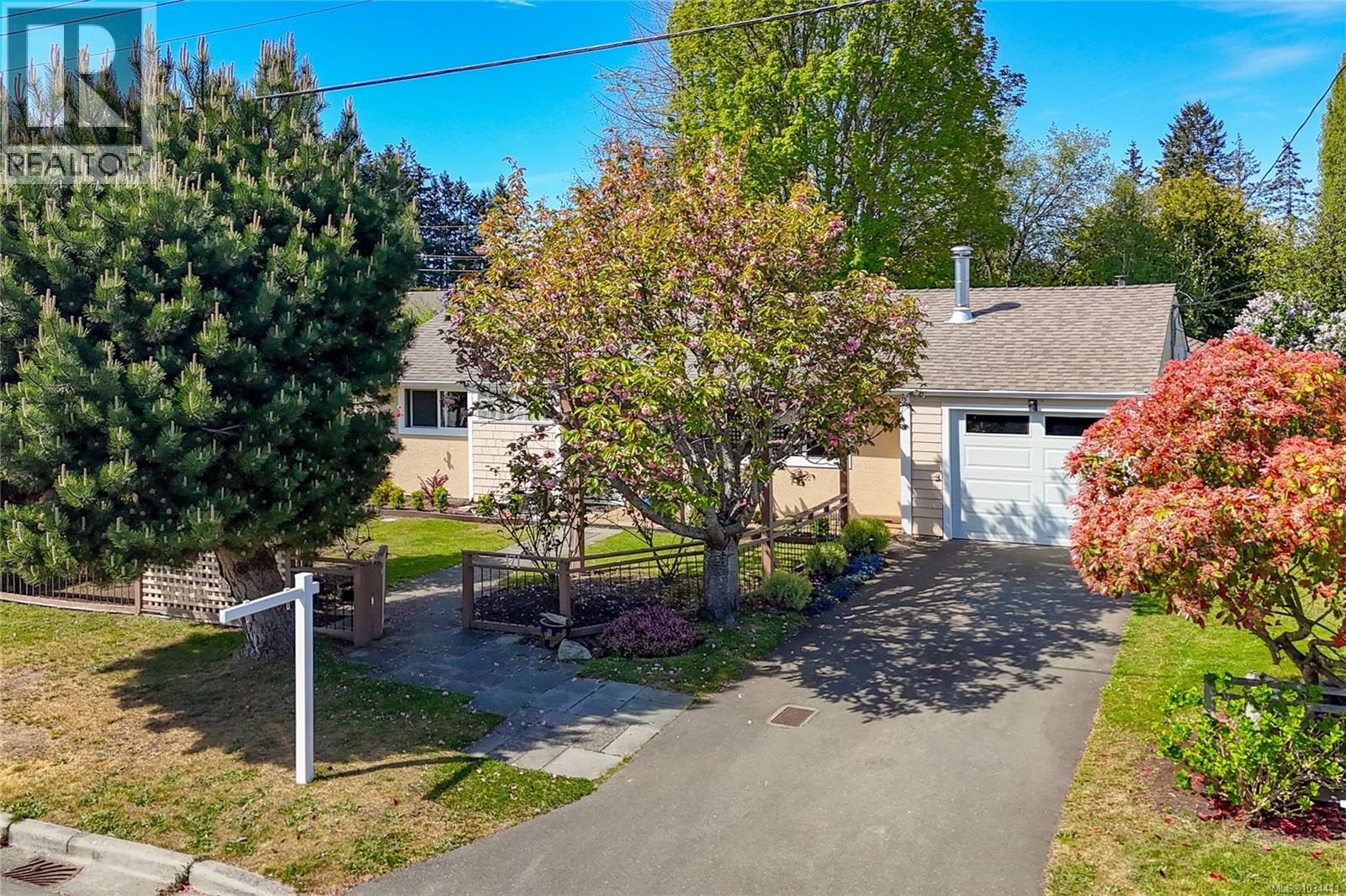 171 Stanford Ave W - 39