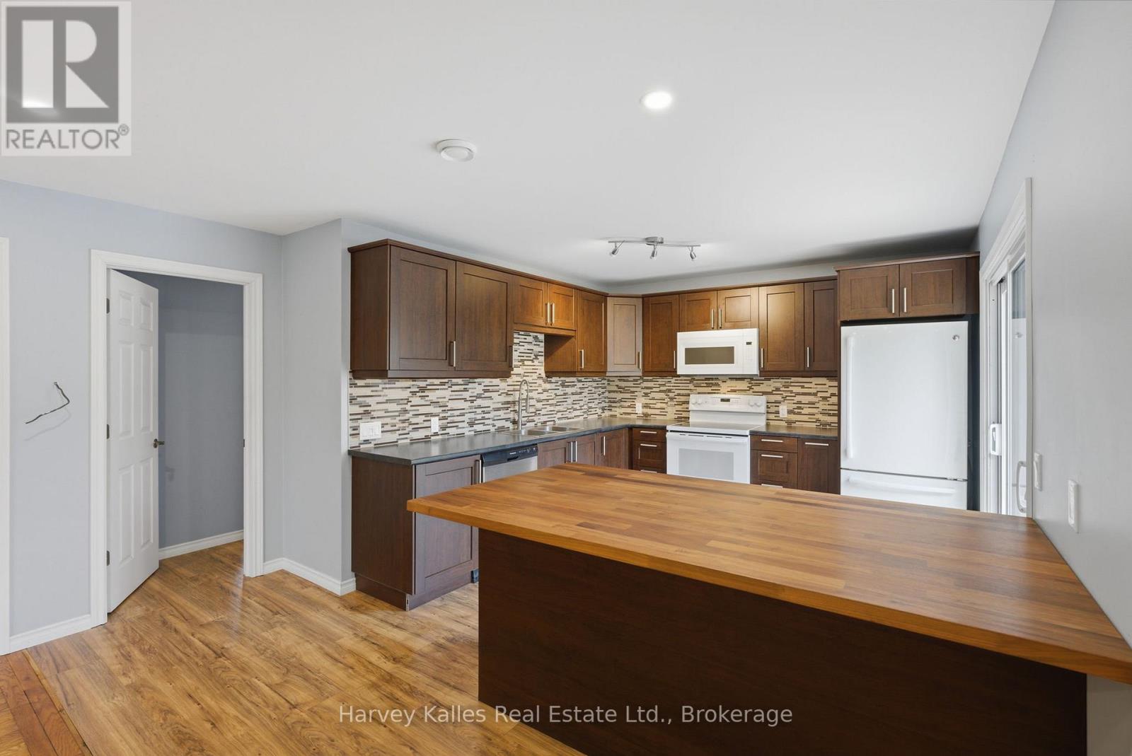 25 FERNDALE ROAD - 14