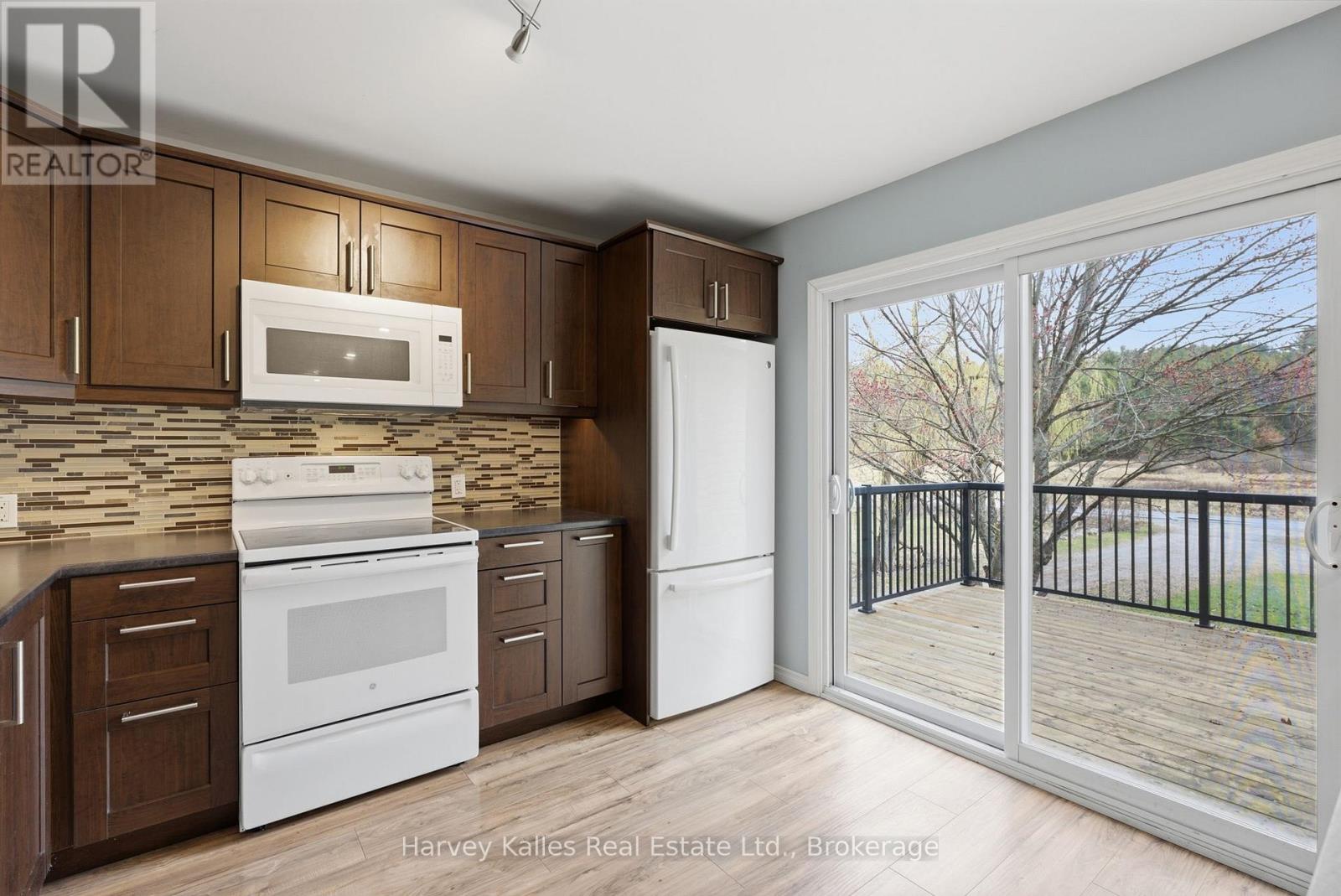 25 FERNDALE ROAD - 15