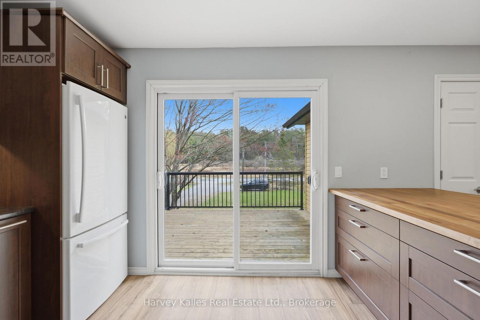 25 FERNDALE ROAD - 16