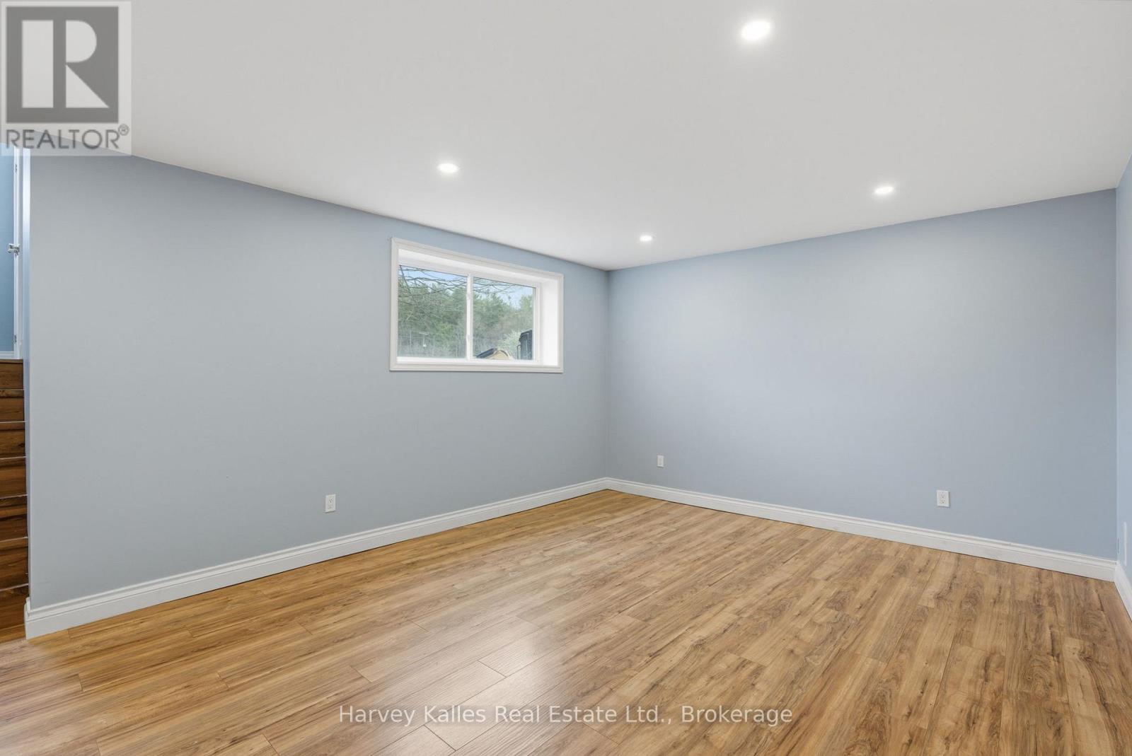 25 FERNDALE ROAD - 31