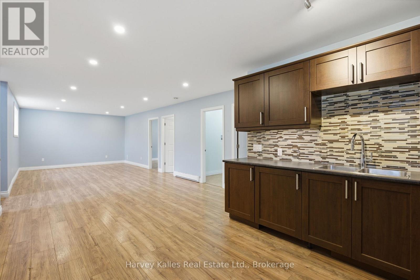 25 FERNDALE ROAD - 37