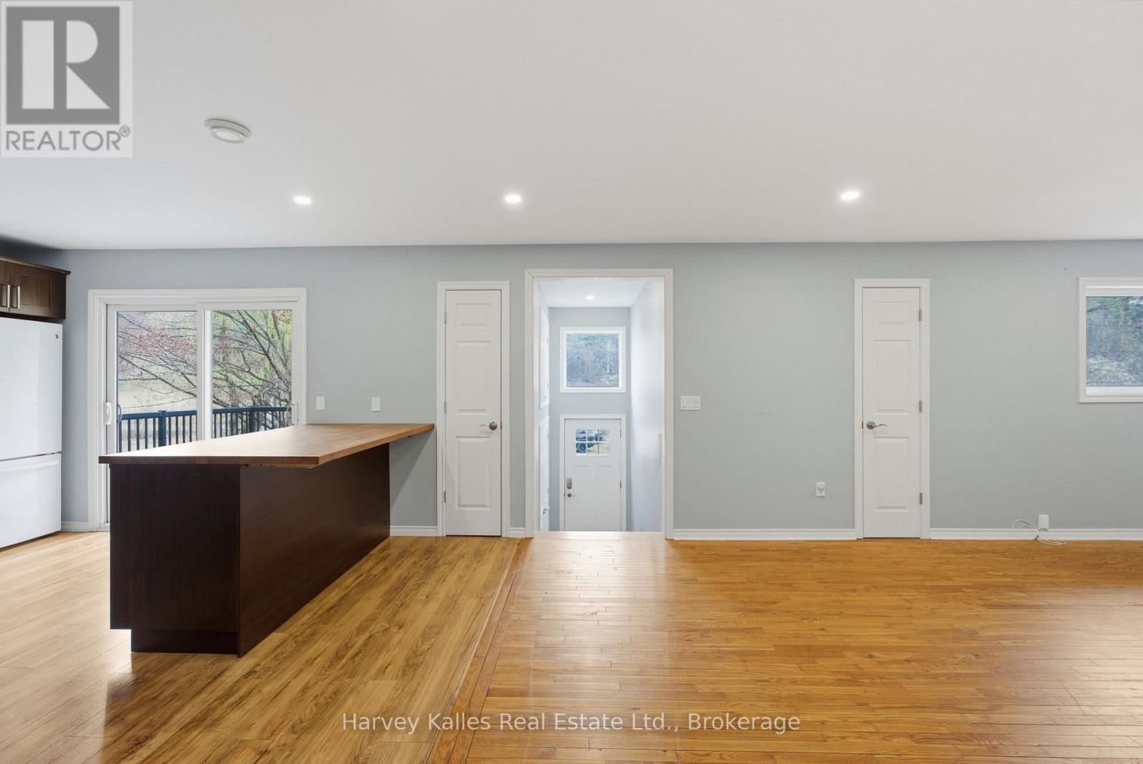 25 FERNDALE ROAD - 9