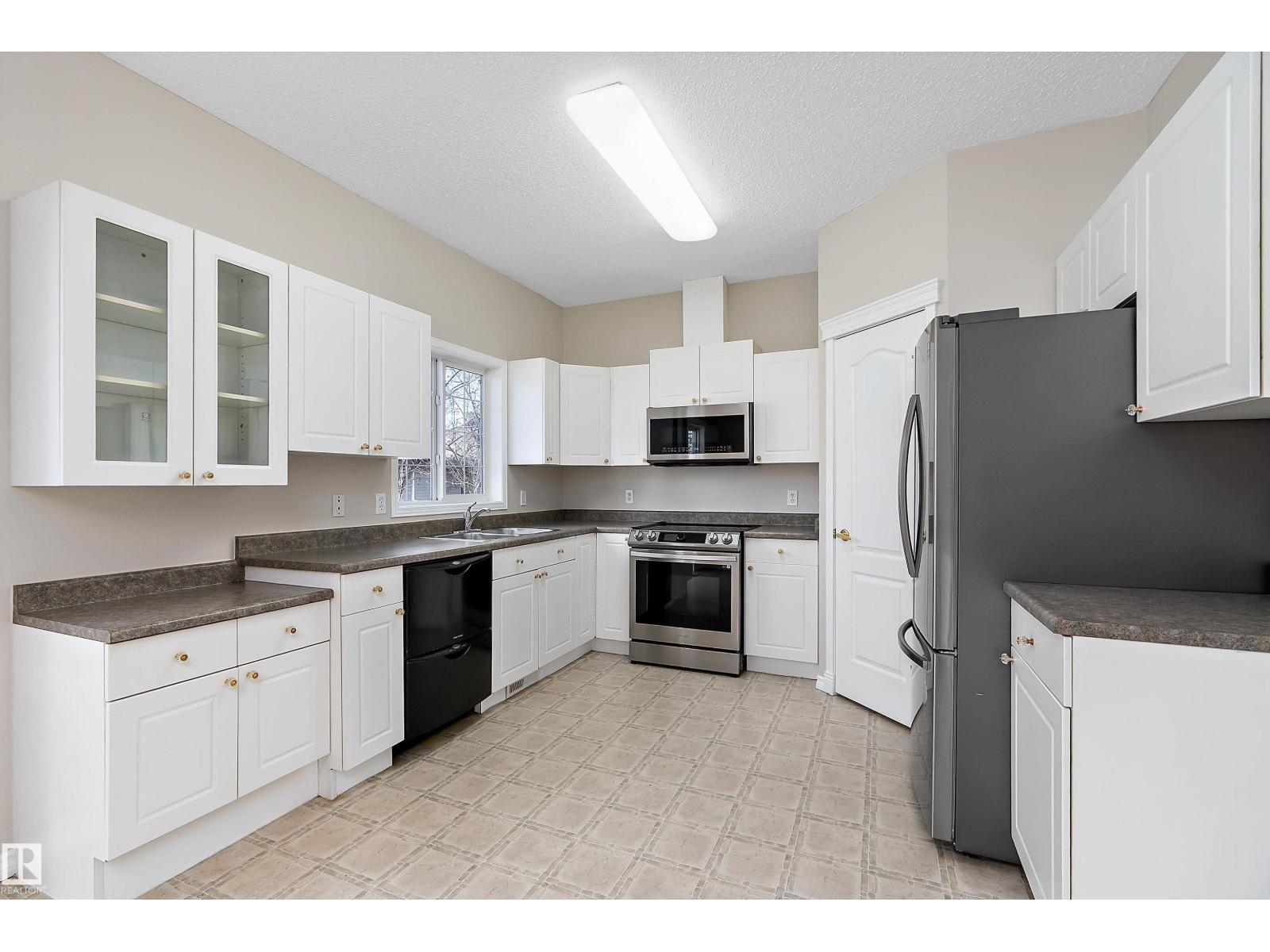 #4 1780 GLASTONBURY BV NW, Edmonton