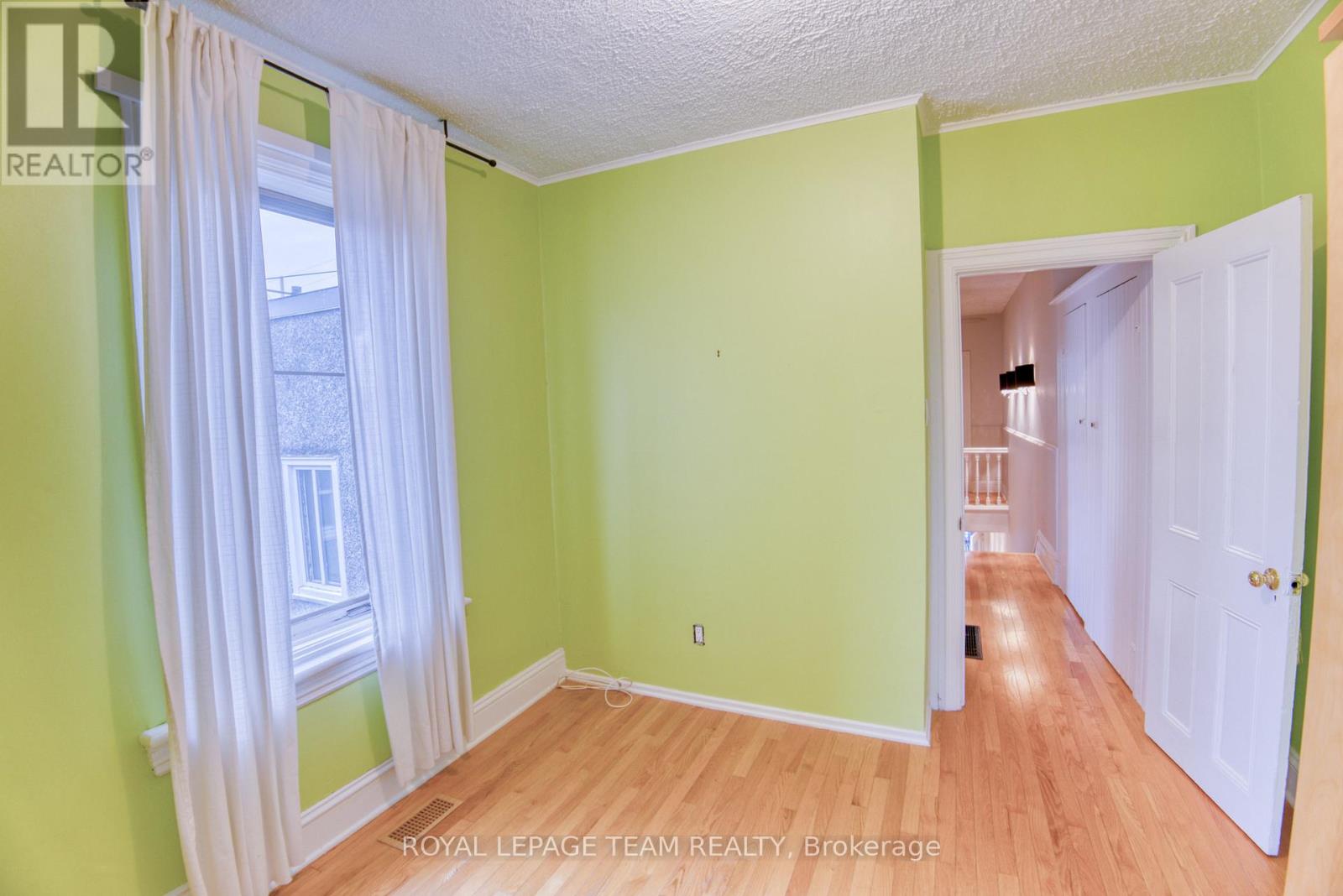 87 GUIGUES AVENUE - 21