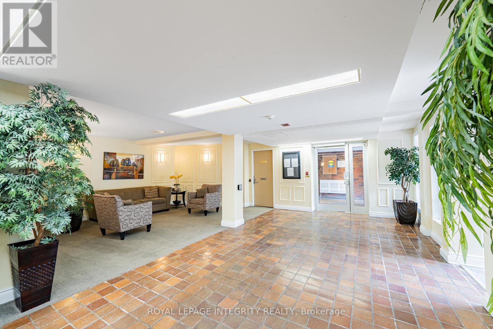 #806 1356 MEADOWLANDS DRIVE E - 27