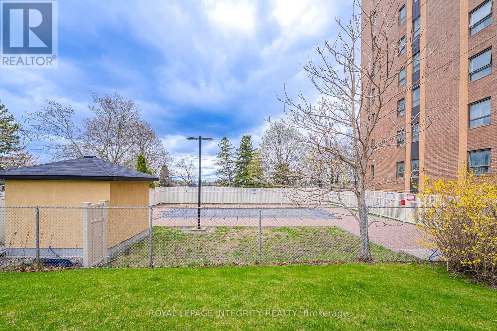 #806 1356 MEADOWLANDS DRIVE E - 34
