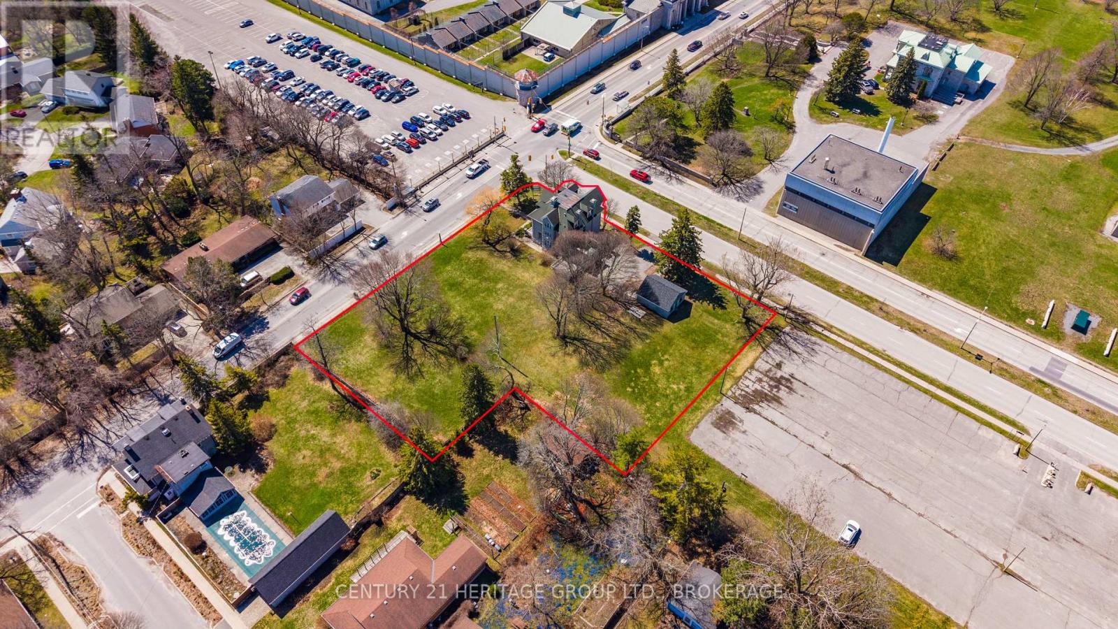 525 King Street West — photo 17