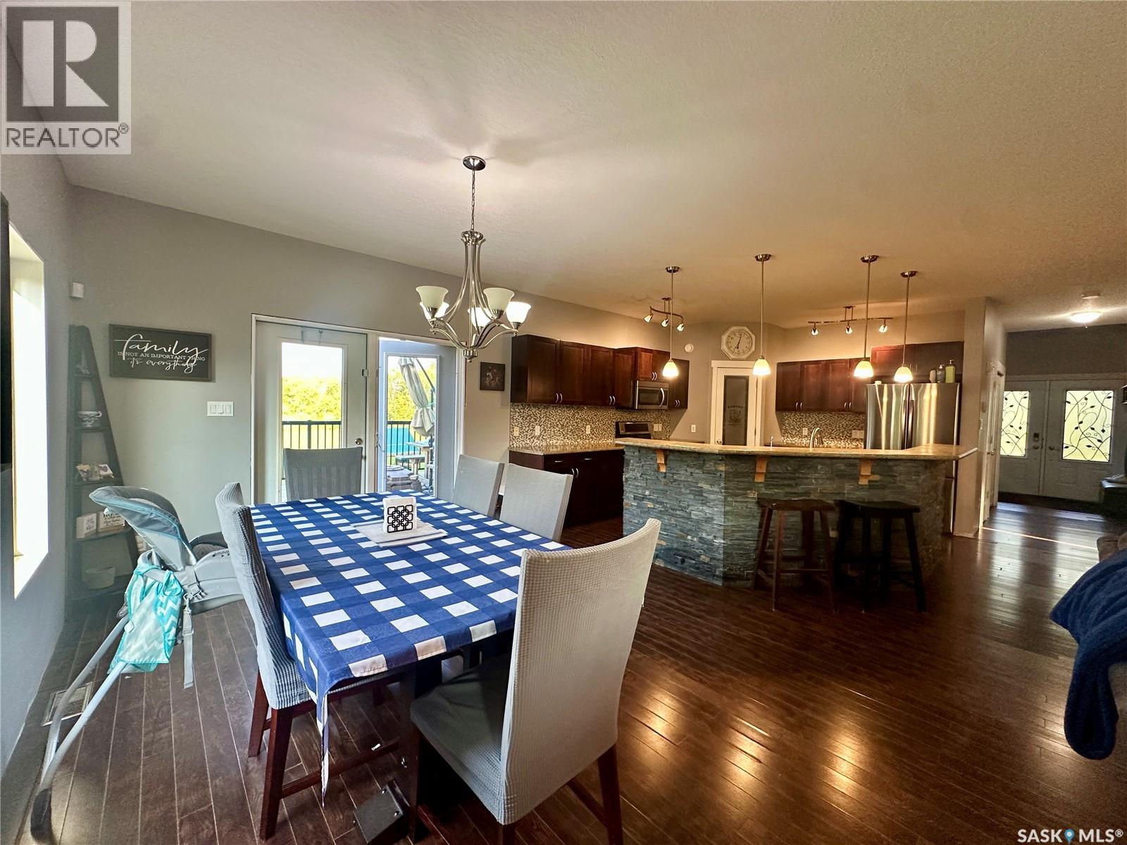 205 Roberts AVENUE - 12